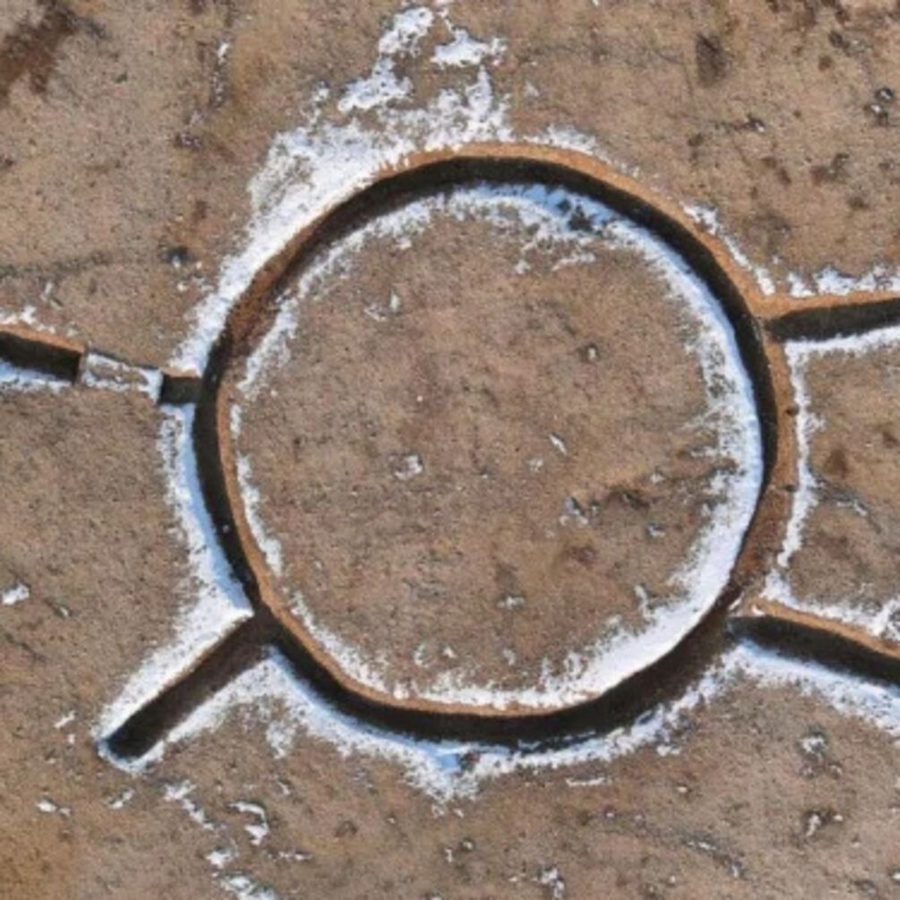 A riddle for scientists: a strange prehistoric structure and a bunch of artifacts were discovered in France (photo)