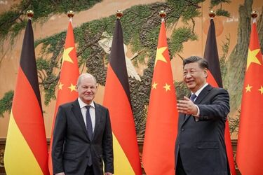 Дипломатична метушня навколо війни в Україні