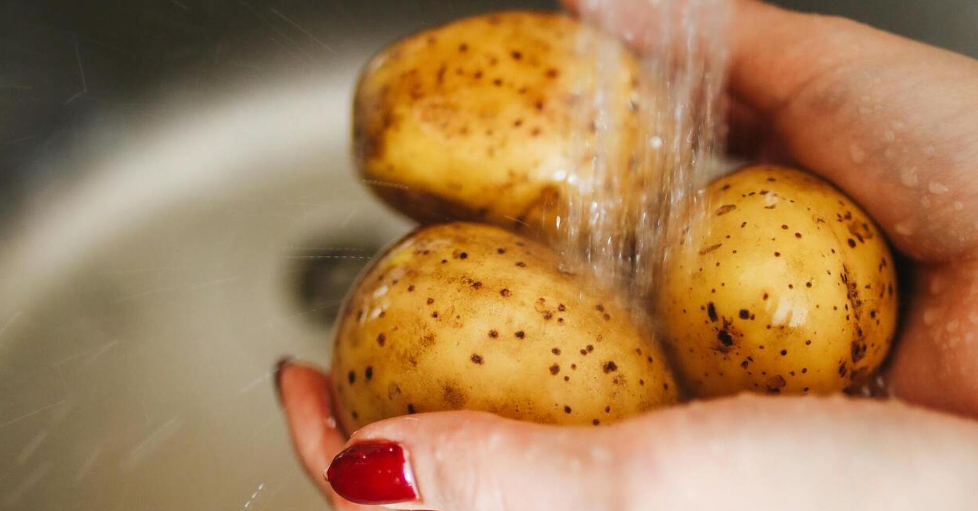 Поради для чищення картоплі