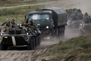 Що криється за переміщенням ворожих військ біля кордону?