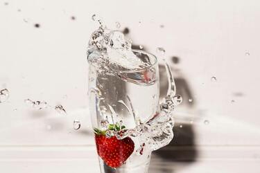 Для чого полуницю замочувати у вині: дивний, але дієвий лайфхак з Мексики