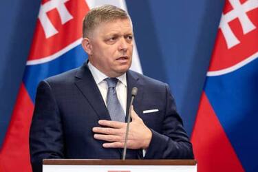 На прем'єр-міністра Словаччини Роберта Фіцо скоєно замах (відео)
