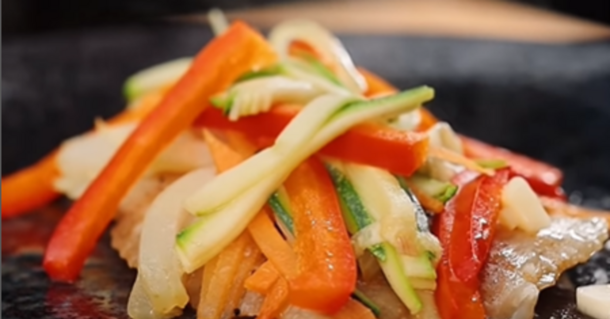 Запечена риба з овочами: найкорисніший спосіб приготування