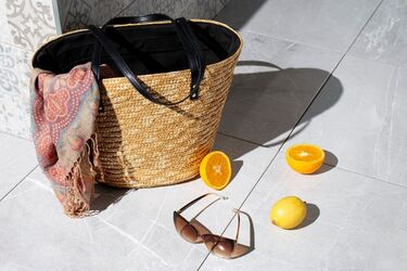 Стильний камбек: які 5 антитрендових сумок стрімко увірвуться в моду влітку 2024