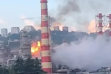 Після ремонту: дрони атакували НПЗ у туапсе, там почалася масштабна пожежа (відео)