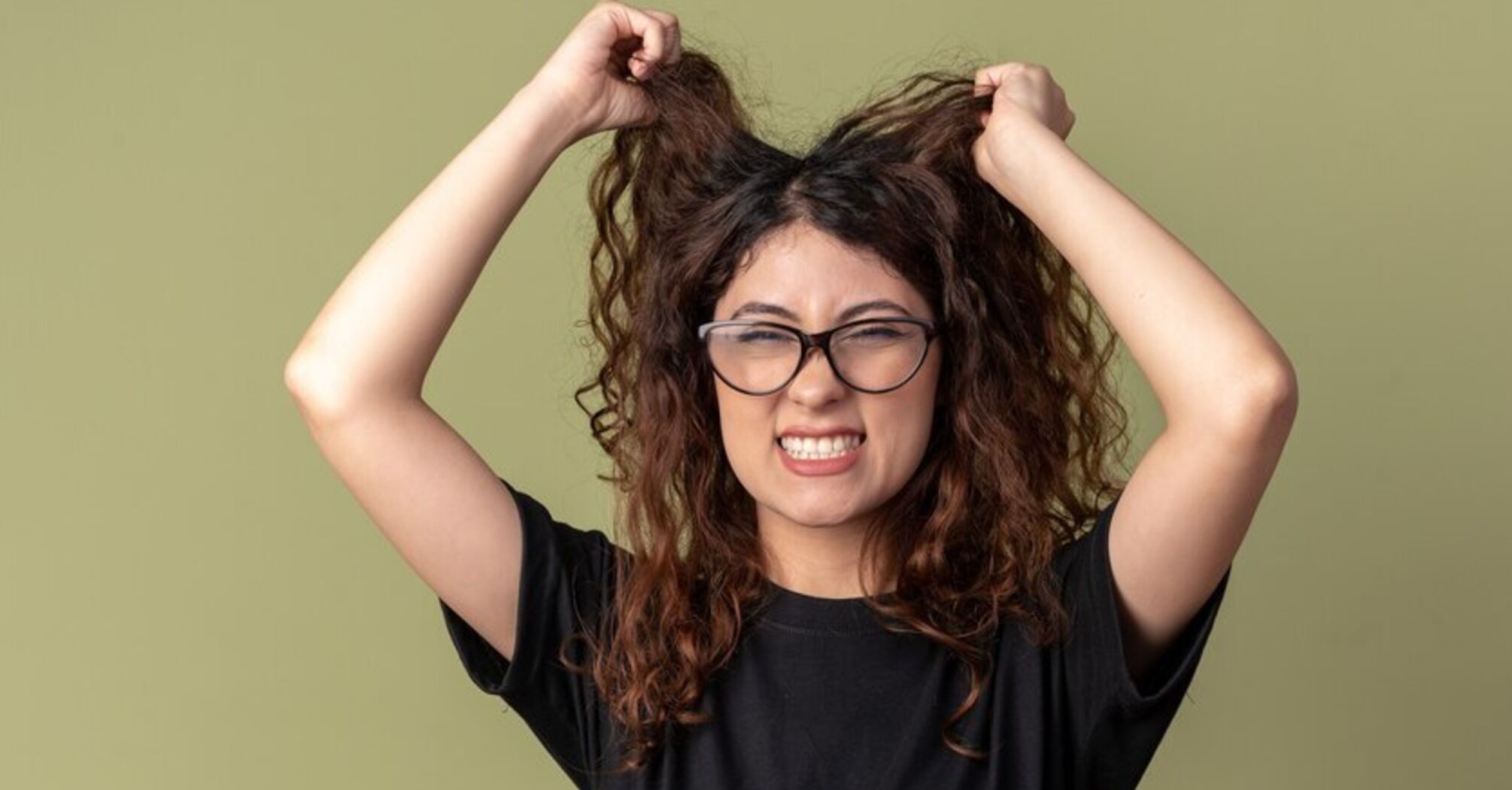 Эксперты раскрыли четыре секрета, как бороться с жирными волосами: результат вас удивит