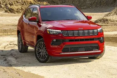 Експерти назвали автомобілі, які краще не купувати у 2024 році