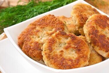 Результат приятно удивит: для чего опытные хозяйки добавляют хрен в фарш для котлет