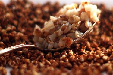 Is it really necessary to rinse buckwheat before cooking: the answer of experts