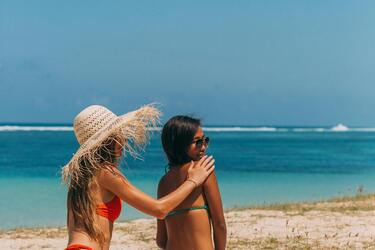 How to make homemade sunscreen: life hacks with oil and cocoa