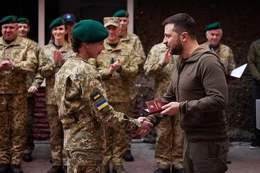Сколько женщин сражается в Украине?