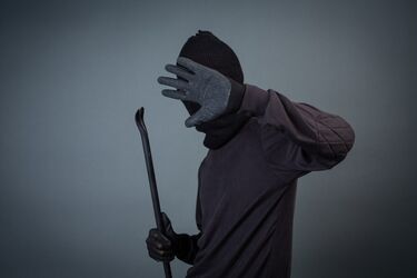 Уберегите ценные вещи от воров: названы топ-7 тайников, о которых они не догадаются