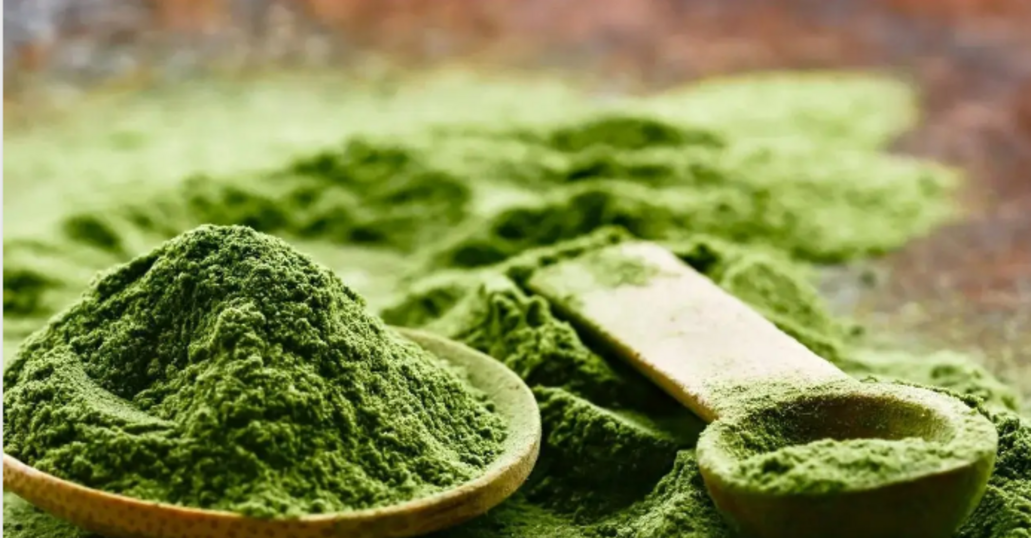 Почему не стоит спешить употреблять хваленые зеленые порошки-добавки