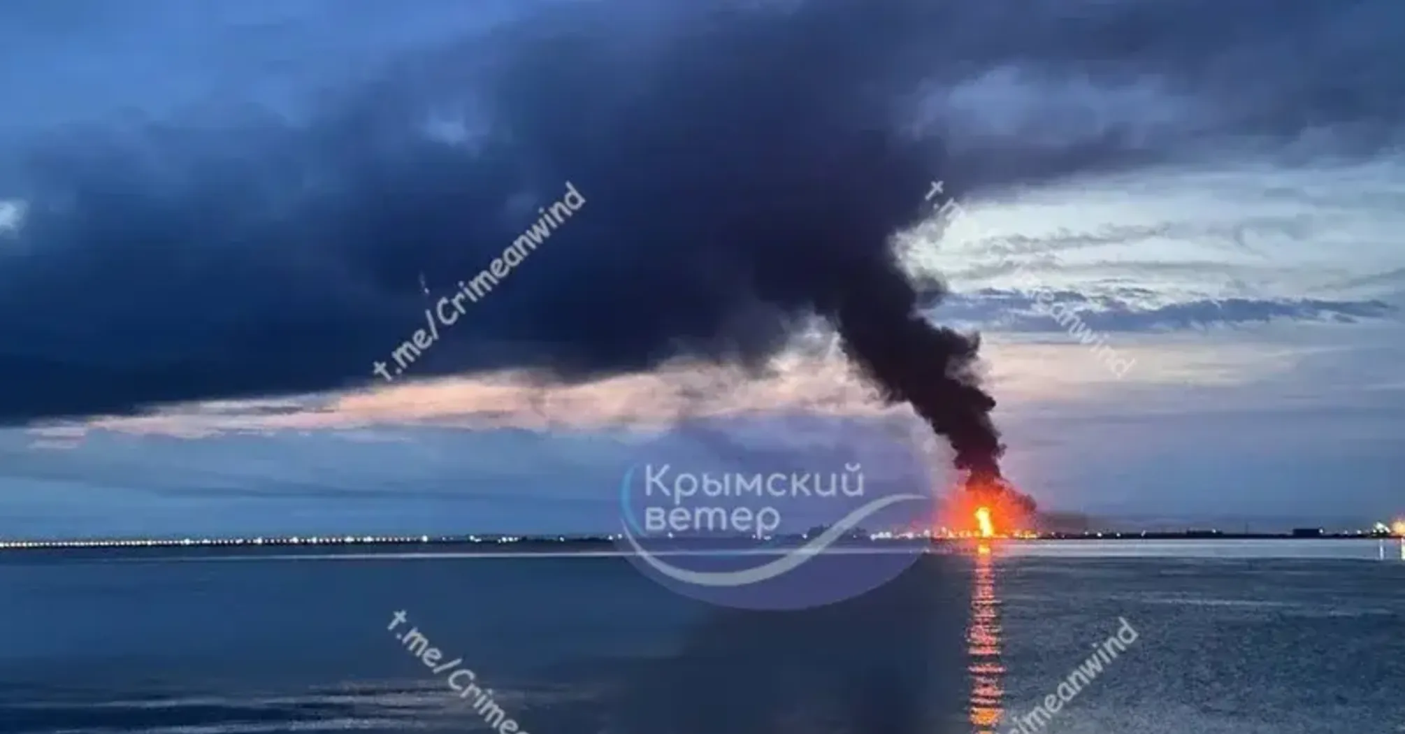 В Краснодарском крае беспилотники атаковали нефтебазу в порту Кавказ, местные власти заявили о пострадавших