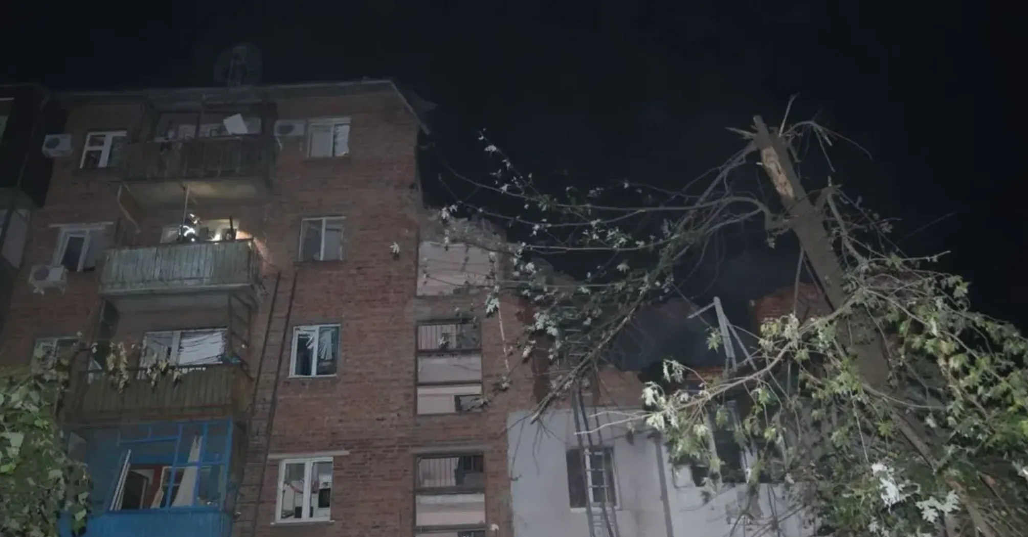 Ракетный удар по многоэтажке в Харькове: увеличилось количество погибших и раненых (фото)