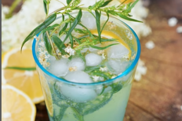 Сироп и лимонад из бузины: настоящее наслаждение для жаркого дня