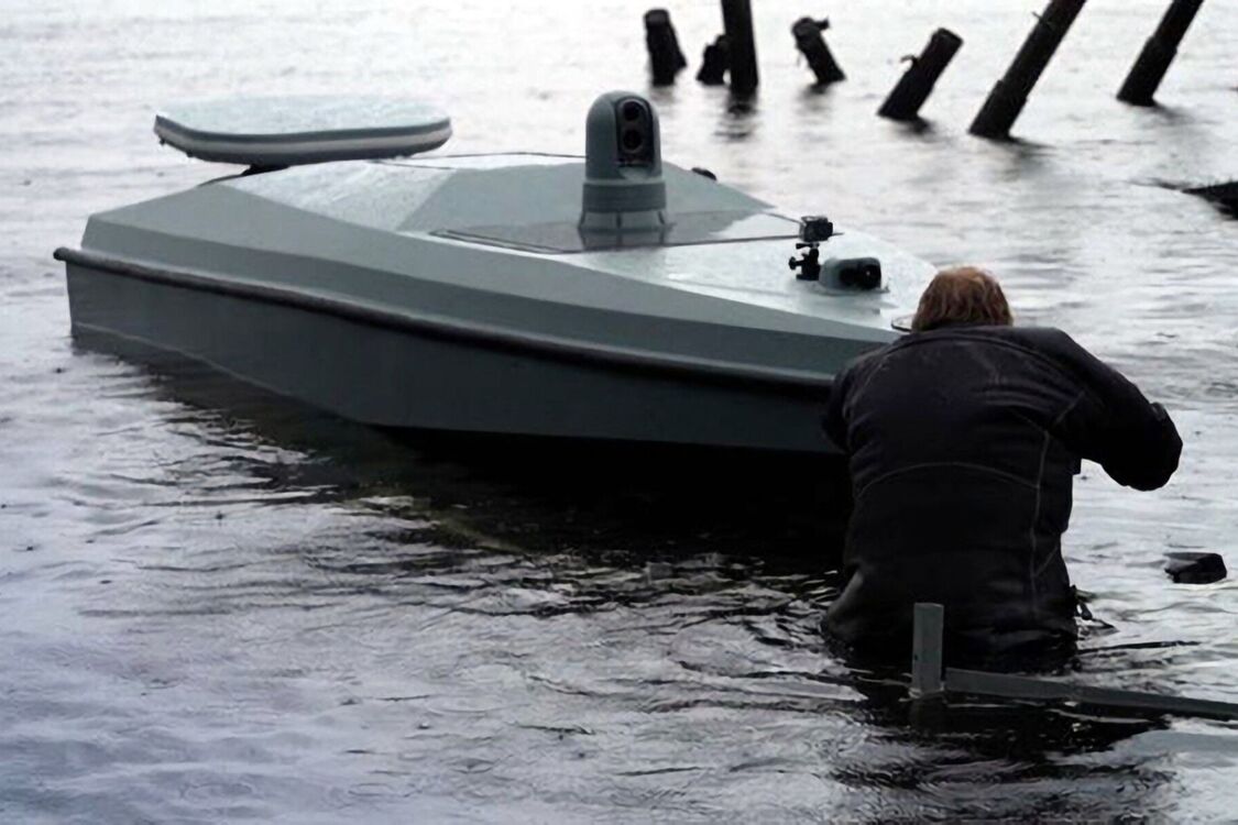 Морской дрон ГУР Magura V5 атаковал российский скоростной катер 'Мангуст' в Крыму (видео)