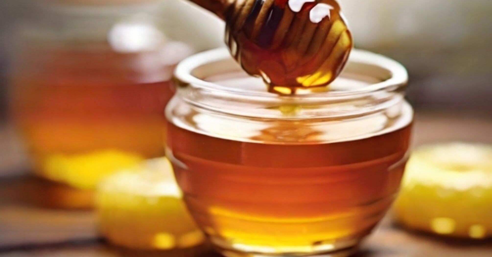 Чи можна додавати мед у гарячі напої?