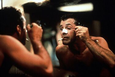 Обязательно смотреть с друзьями: три лучших комедии, которые поднимут настроение