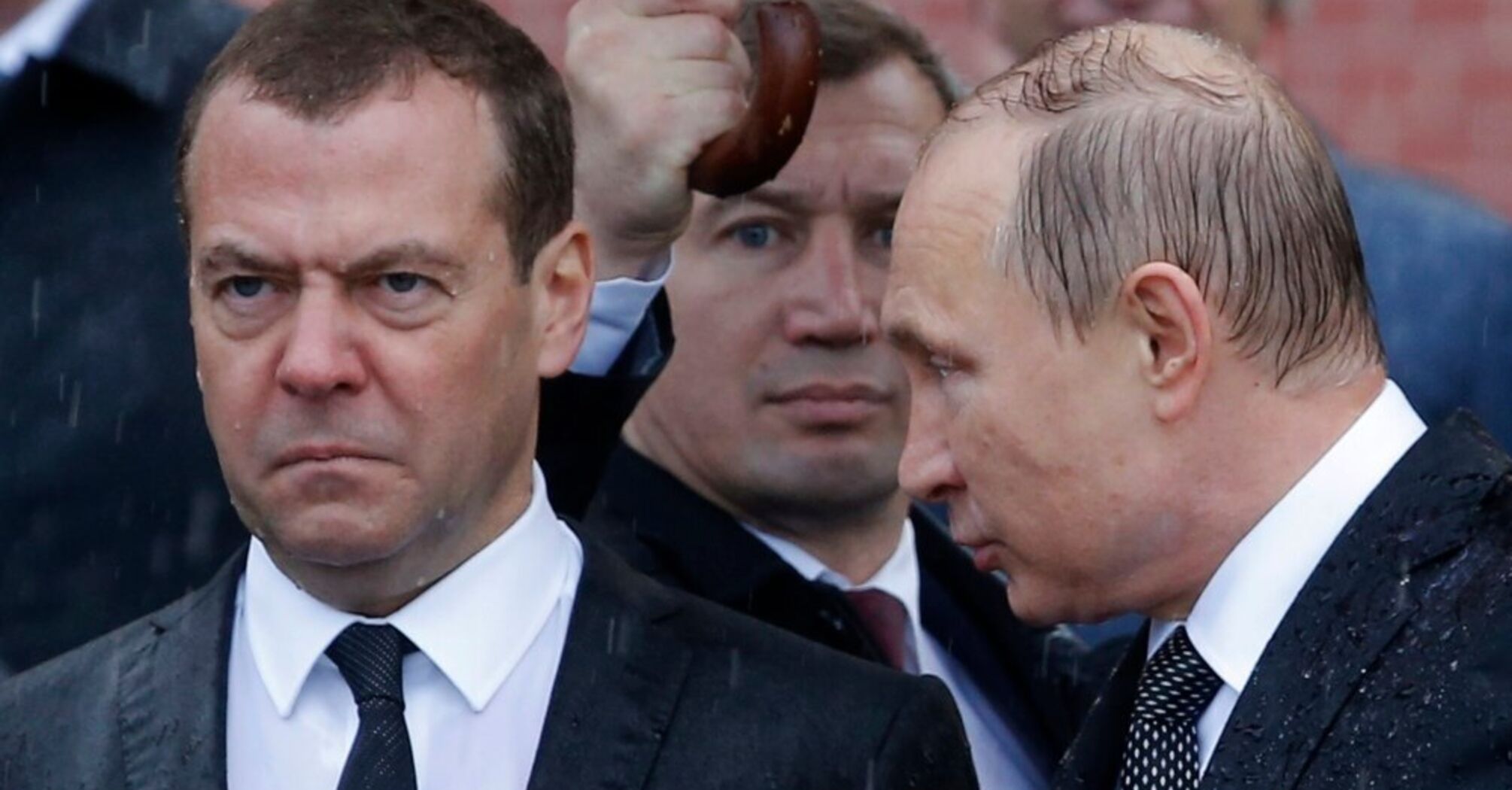 Медведєв здав Путіна з тельбухами