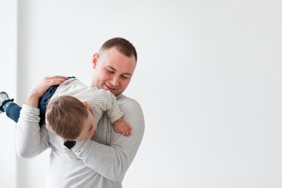 День отца 2024: как красиво поздравить папу с праздником