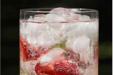 Полуничний лимонад: смачний охолоджуючий напій