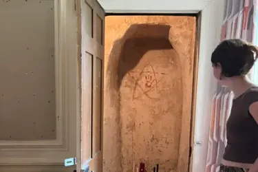 Как в фильме ужасов: студенты нашли в общежитии мистическую потайную комнату (фото)