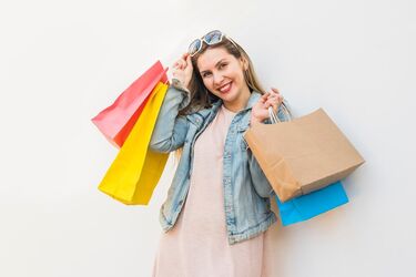 Старить і спотворює фігуру: який одяг не можна носити жінкам за 40