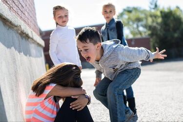 Как научить ребенка давать сдачу