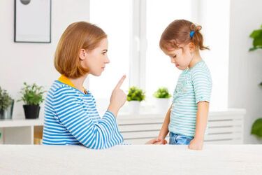 Як впливає на дитину владна мати