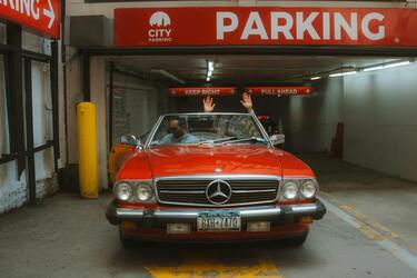 Сколько стоит оставить автомобиль на парковках аэропортов в Польше. Альтернативы для бюджетного отдыха