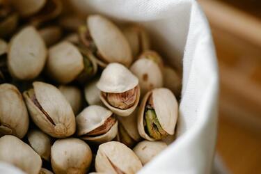 Ці горіхи небезпечно зберігати: можуть 'пожирати кисень' та самозагоратися (відео)