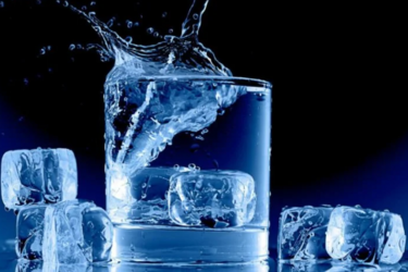 Які наслідки має вживання в спеку води з льодом