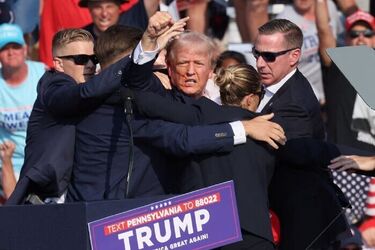 Замах на Трампа. Чи може це бути постановкою?