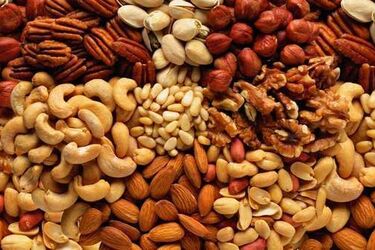 Какие орехи лучше всего использовать в выпечке и как их правильно приготовить