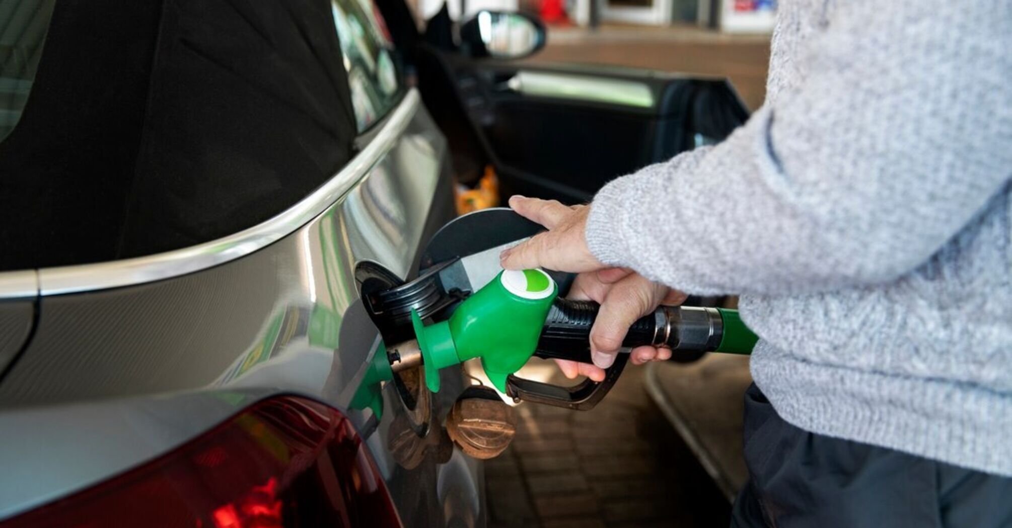 Бензин подорожчає на понад 8 грн: коли українцям чекати нових цін