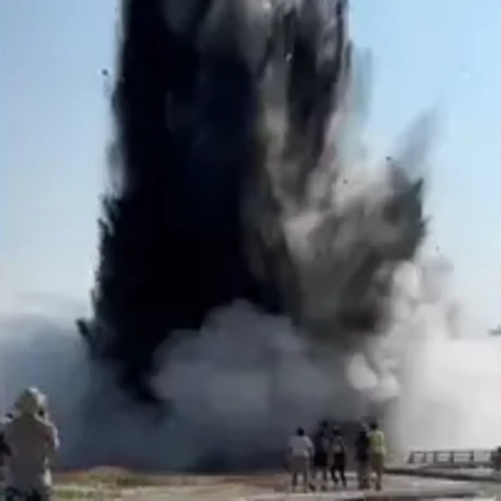 У національному парку в США під ногами туристів фонтаном 'вибухнула' земля: що сталося (відео)