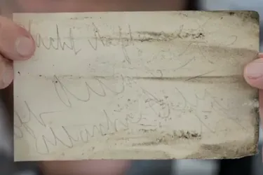 Капсула часу з океану: на березі знайшли послання, якому 150 років, та розшифрували