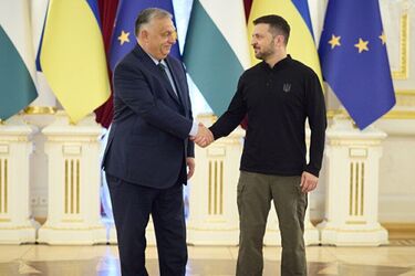 В яку гру грає Віктор Орбан