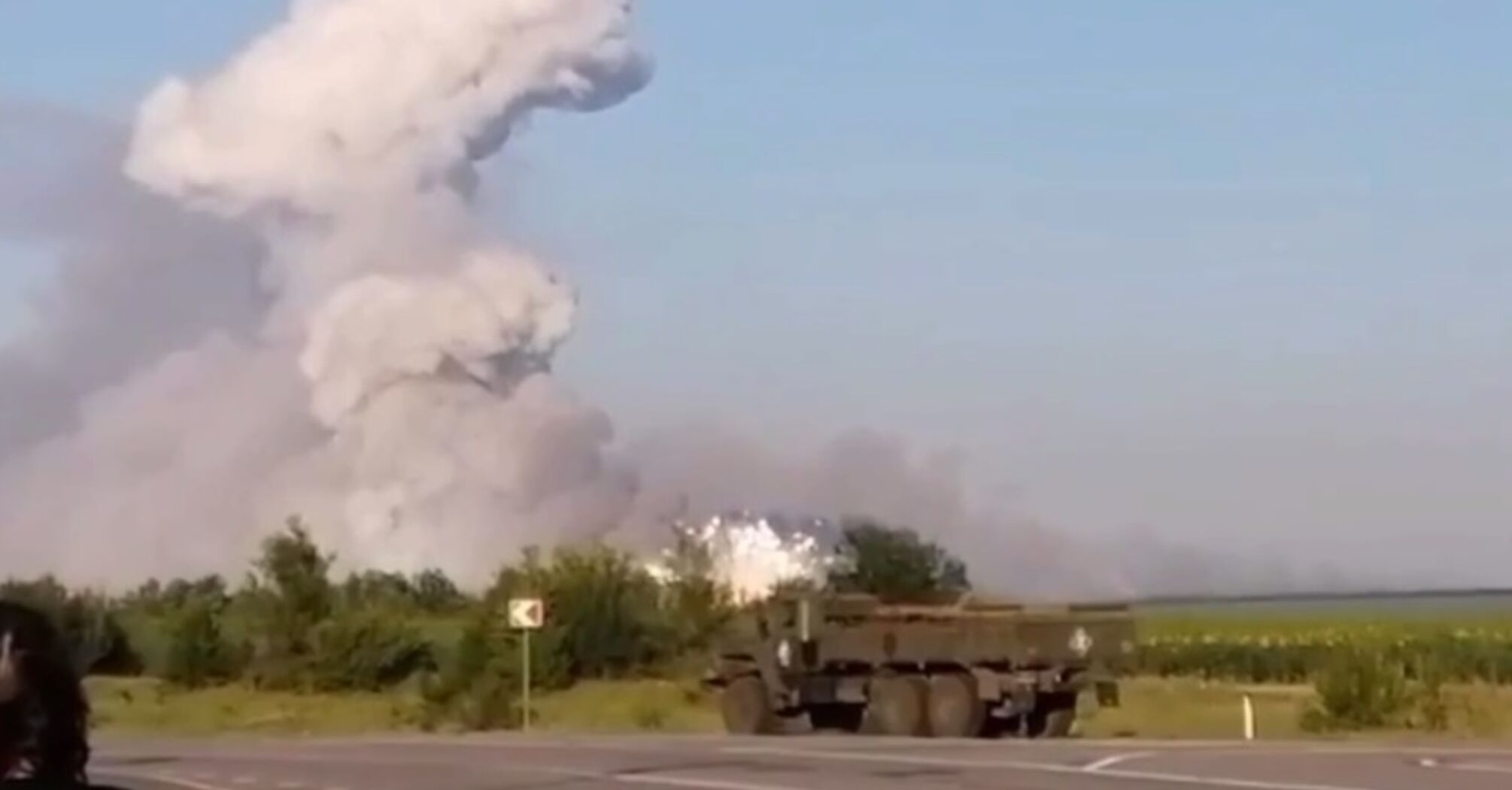 Взрывы в Воронежской области: дроны СБУ уничтожили склад, где оккупанты хранили ракеты, боеприпасы к танкам и артиллерии (видео)