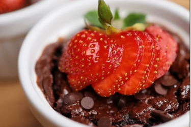 Десерт-сніданок за 10 хвилин: смачний варіант сніданку для любителів солодкого