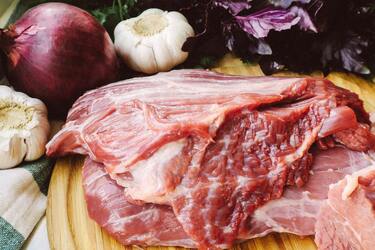 Ціни на м'ясо та сало в Україні: у скільки обійдеться шашлик