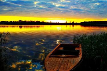 Відпочинок на озері, Україна