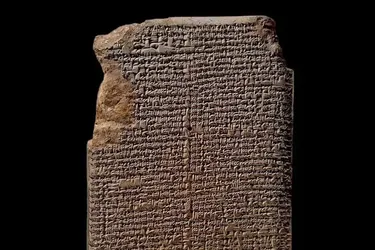 'Упадет великая армия': ученые расшифровали предупреждение на вавилонских табличках, которому более 4000 лет