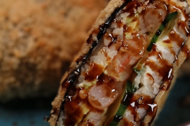 Sushi burger: a delicious and fast dish