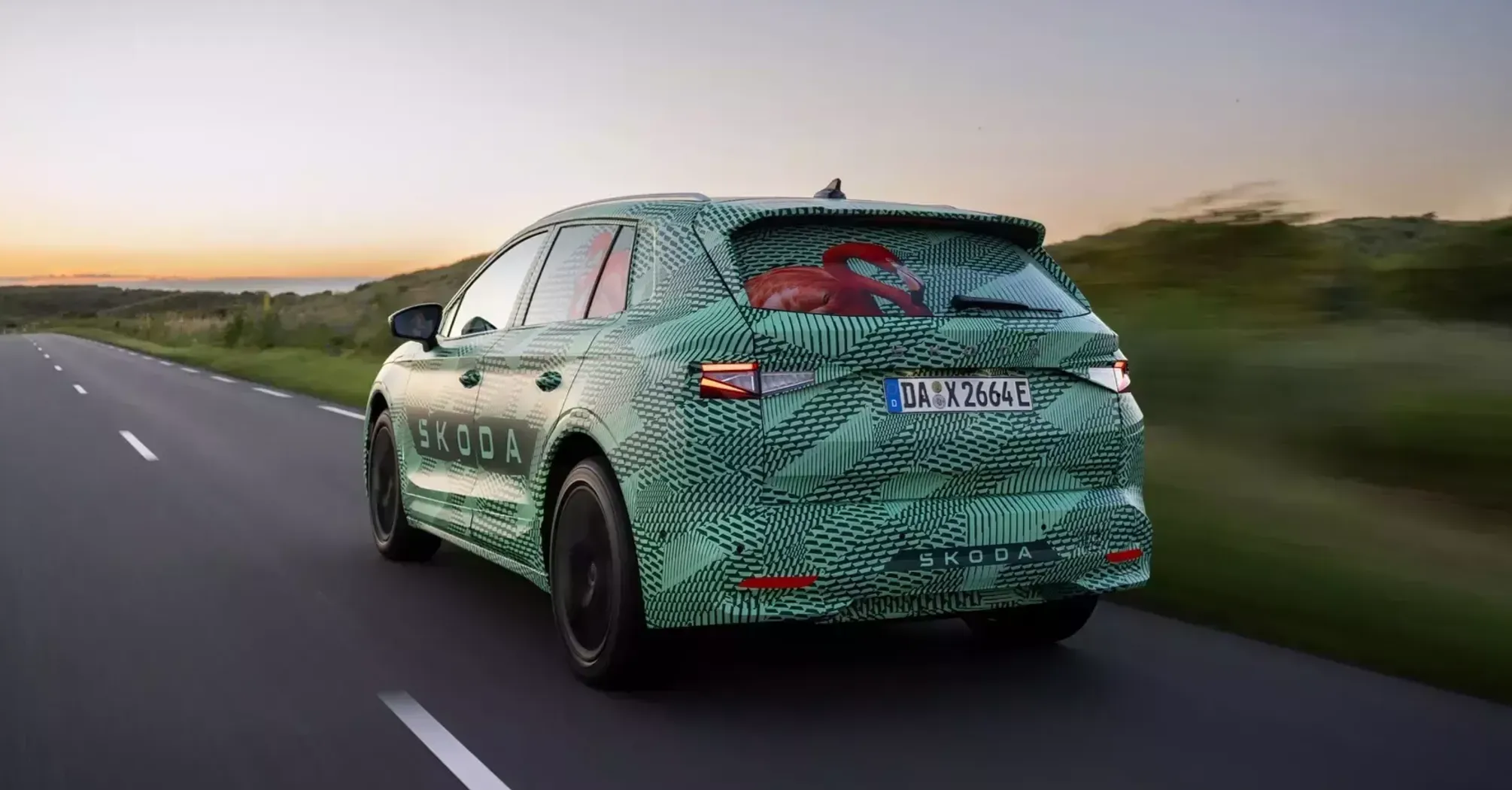 Новая Skoda Elroq получит специальную отделку из использованных бутылок, старой одежды и рыболовных сеток (фото)