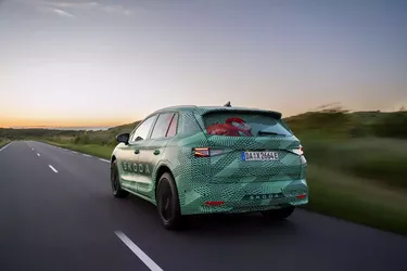 Нова Skoda Elroq отримає спеціальне оздоблення з використаних пляшок, старого одягу та рибальських сіток (фото)