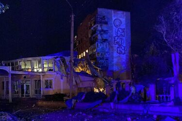 Russian Federation strikes at hotel in Kramatorsk: two journalists injured, another one under rubble (photos)