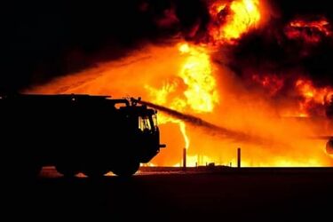 У Ростовській області РФ після атаки дронів горять дві нафтобази (відео)