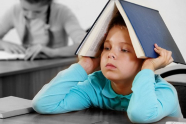 Ребенок не хочет идти в школу: что делать